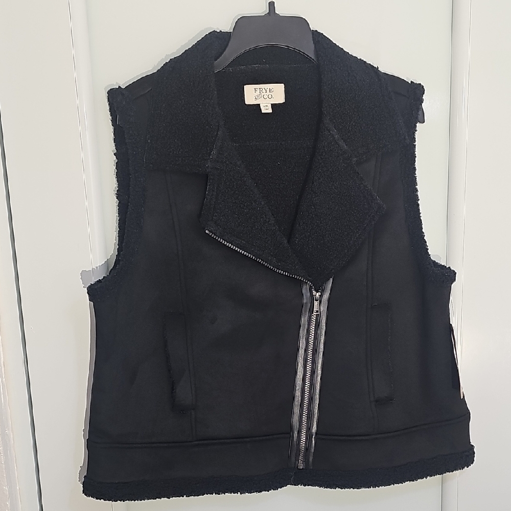 Frye Co. Black Faux Suede And Sherpa Zipper Women Vest. Size XXL